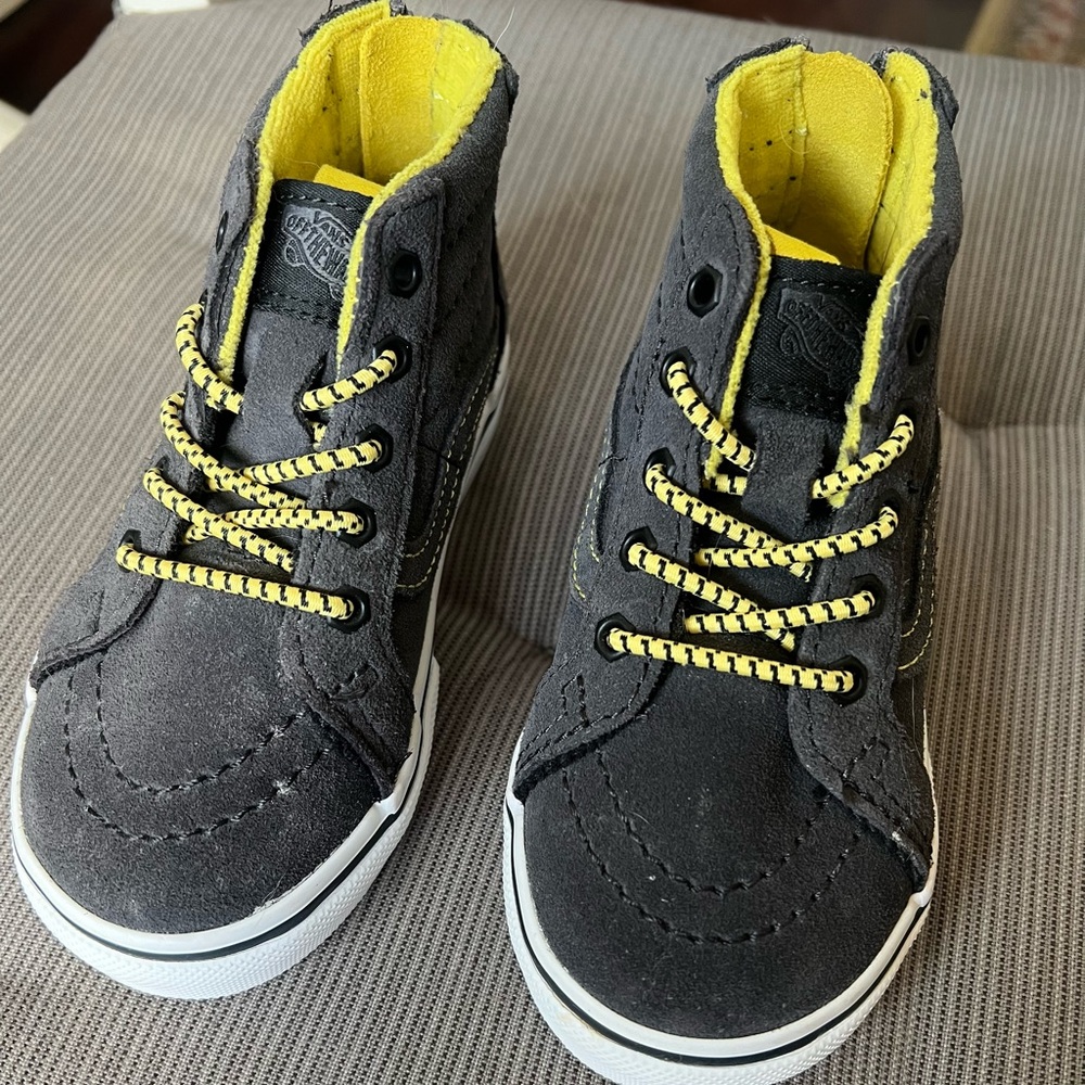 Vans Size 7.5 Toddler Sk8-Hi Zip Shoe, like new!